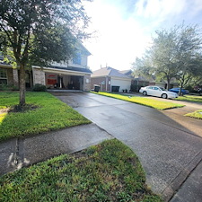 Driveway-Pressure-Washing-in-Dickinson-TX 0